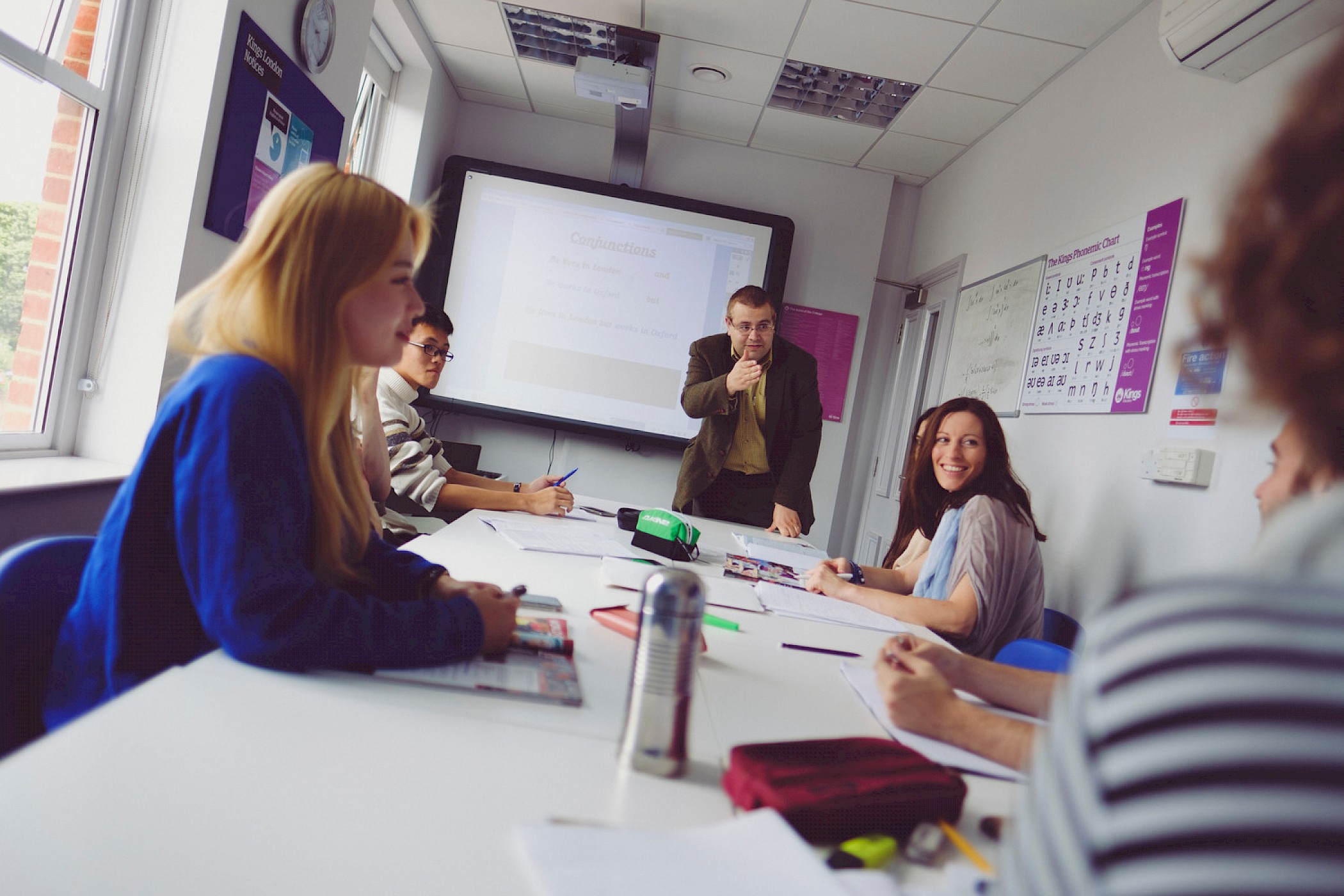 Школа английского языка носителями. Обучение в Лондоне. King’s School of English Лондон. Урок в языковой школе в Лондоне. Языковые колледжи в Лондоне.